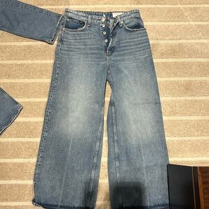 Cool wide leg ankle length Jean